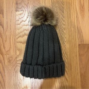 Boutique‎ Knitted Beanie w/ Fur Pom + Fleece Lining — One Size